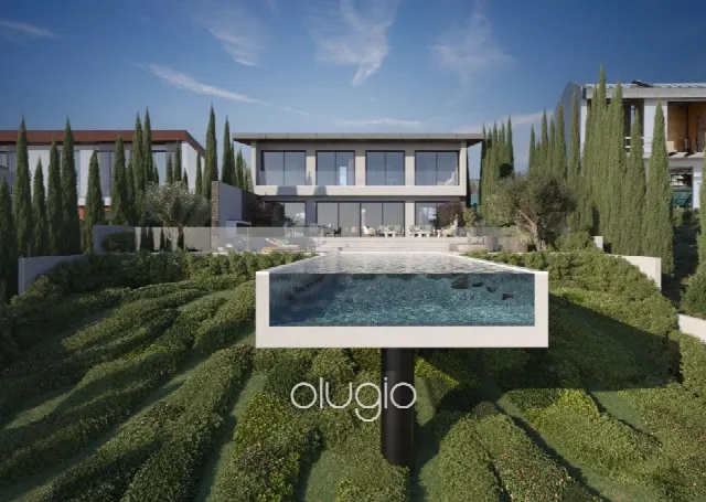 Villa with Water Views and 6 Bedrooms