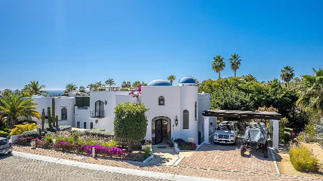 Ocean View Villa with 4 Bedrooms