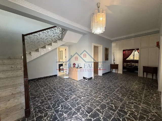 Spacious Villa, 4 Bedrooms, Redevelopment Potential