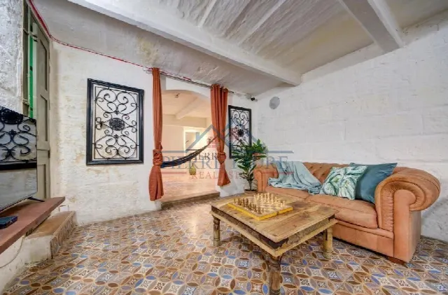 Double-Fronted Townhouse, 7 Bedrooms, Courtyard