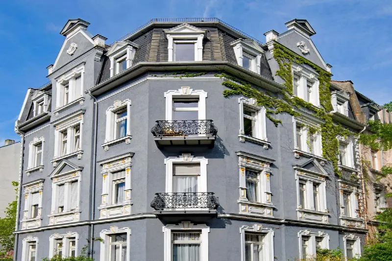 Paying taxes when selling real estate: speculation tax, property tax & Co!