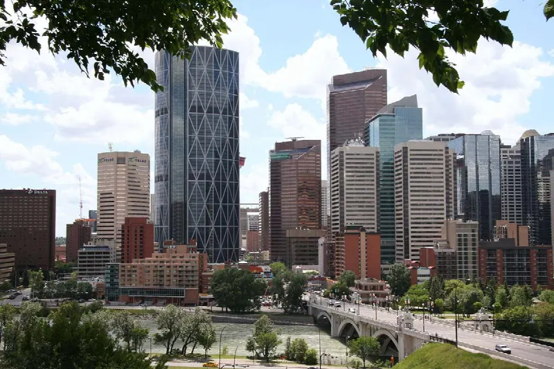 Luxury Realtor Calgary (Canada): Condo, House and Capital Investment