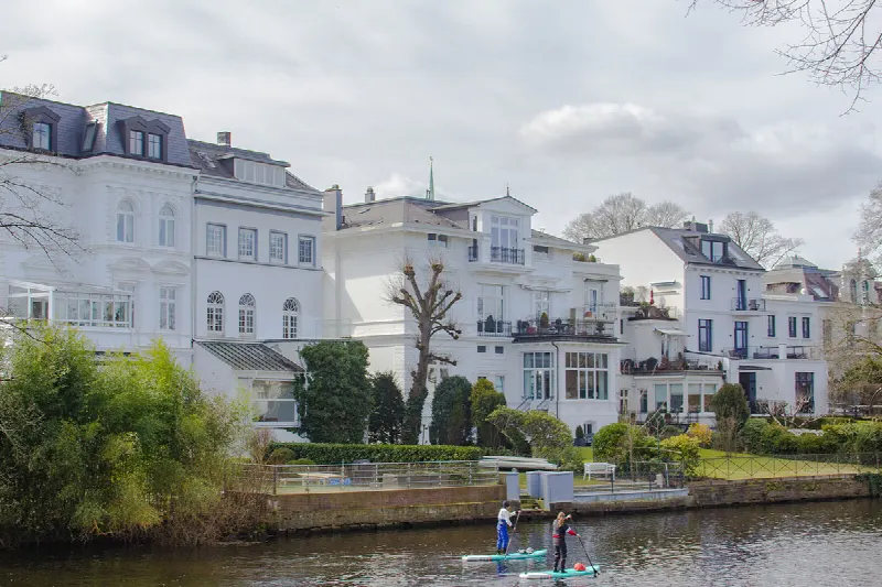 10% tipster commission Hamburg: 1.5 million penthouse – buyers for this and other properties