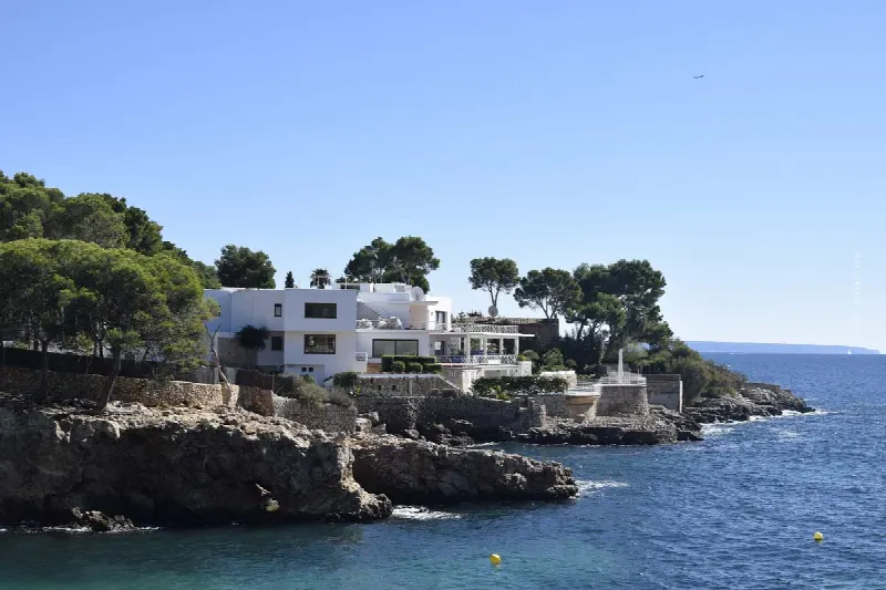 Living on Mallorca: Puerto de Andratx, Son Vida, Bendinat & Deià- buy real estate in luxurious location