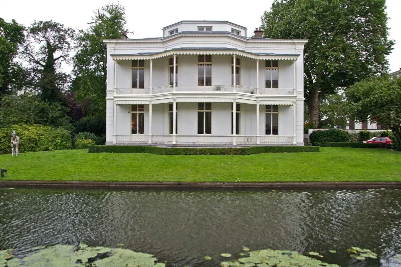Stuttgart: most expensive street in ideal location – close to the city centre & in the countryside