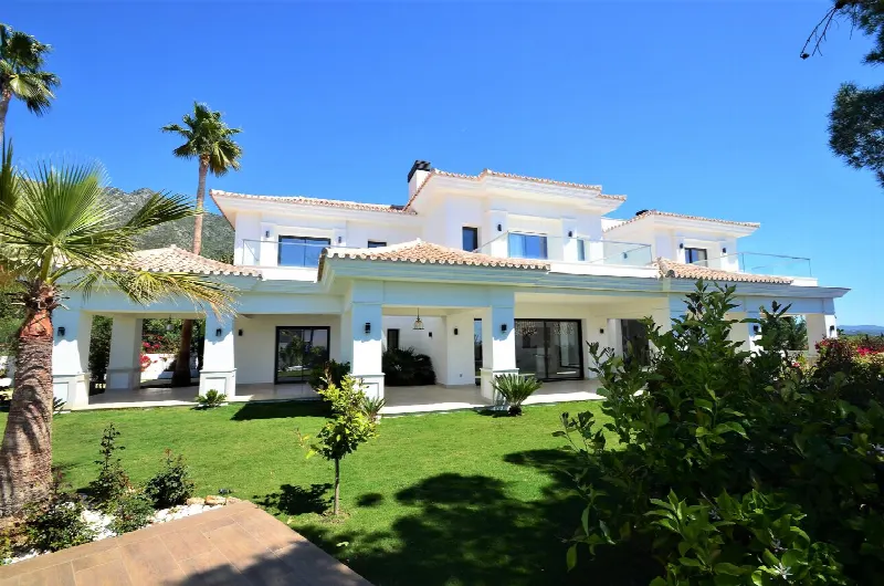 Villa in Marbella: House, plot, pool – living in the “Golden Mile” for 4.4 million euros