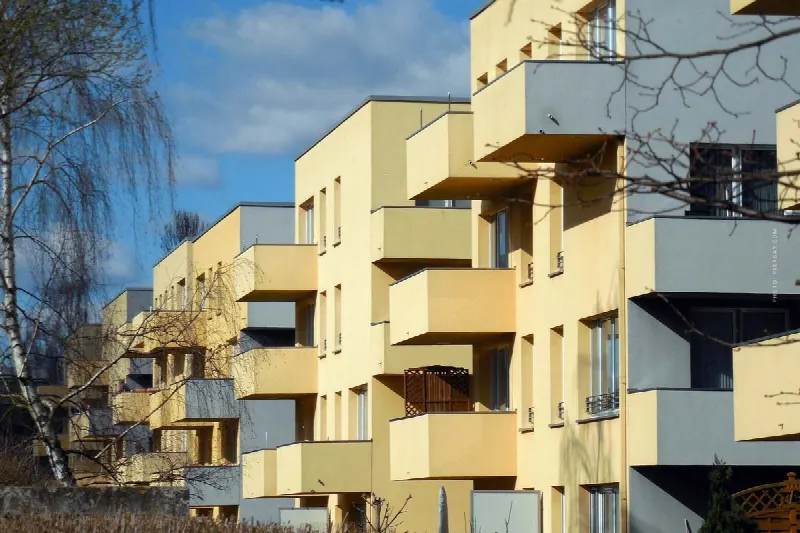 Rent house / apartment house for sale: Location, condition, valuation, broker, taxes + All steps in selling