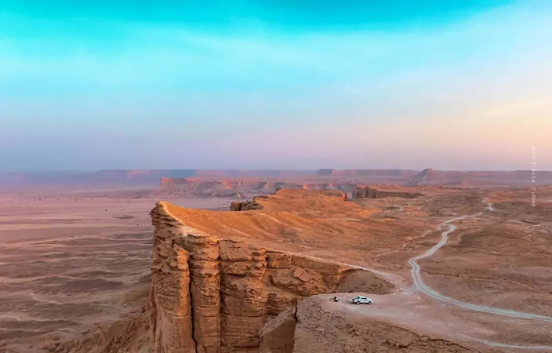 The Line (Saudi Arabia): Location, photos + videos of the construction project