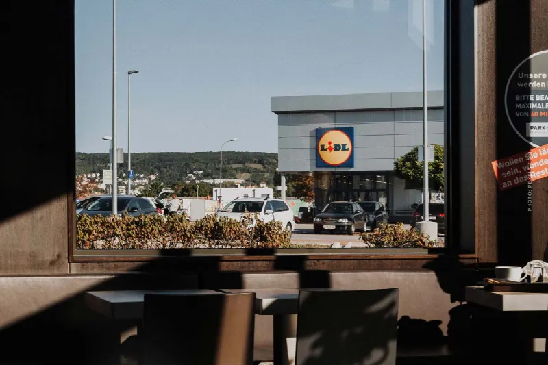 Selling a supermarket: Valuation, discreet marketing, successful transaction