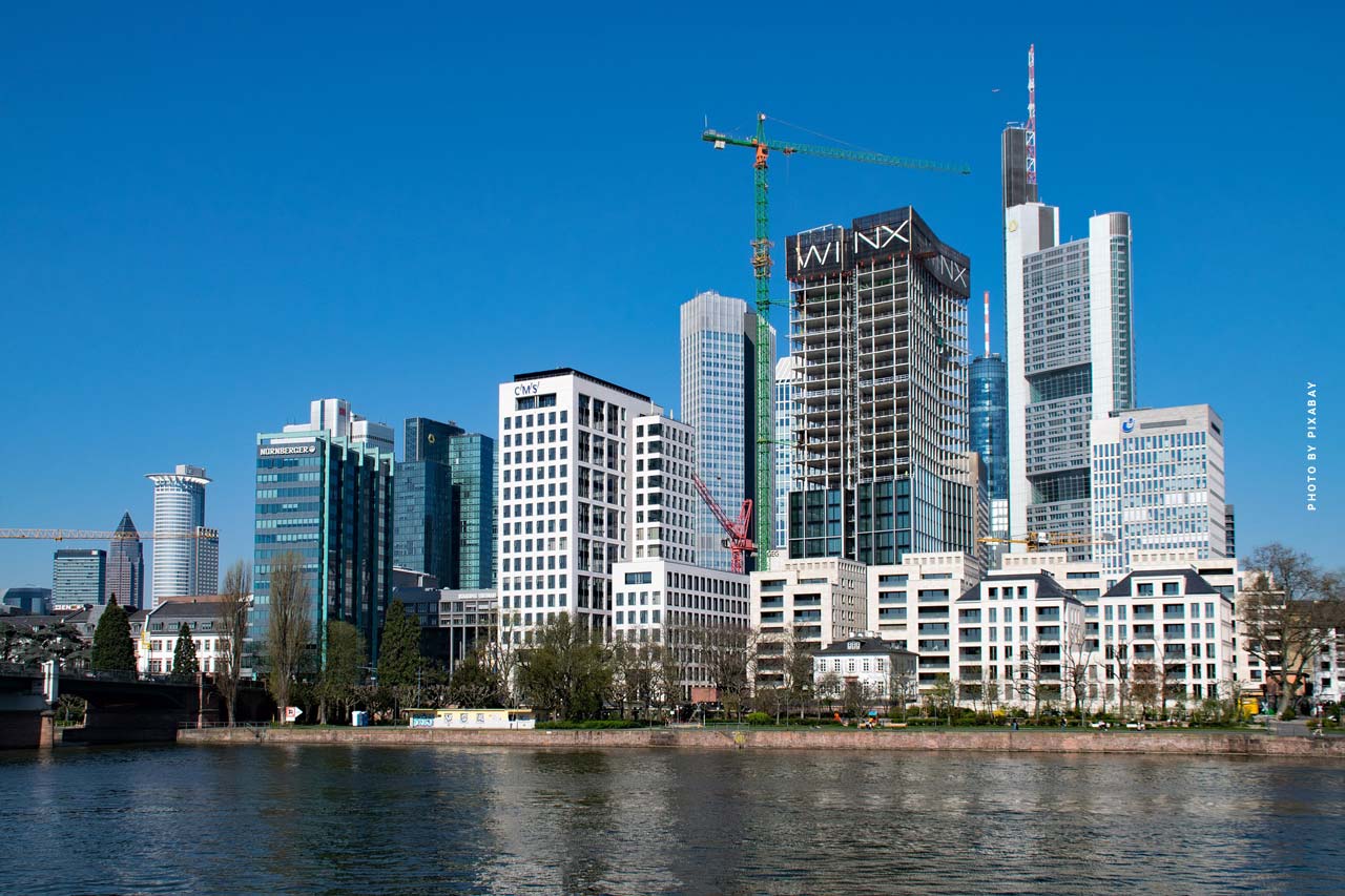 Property retirement provision Frankfurt skyline