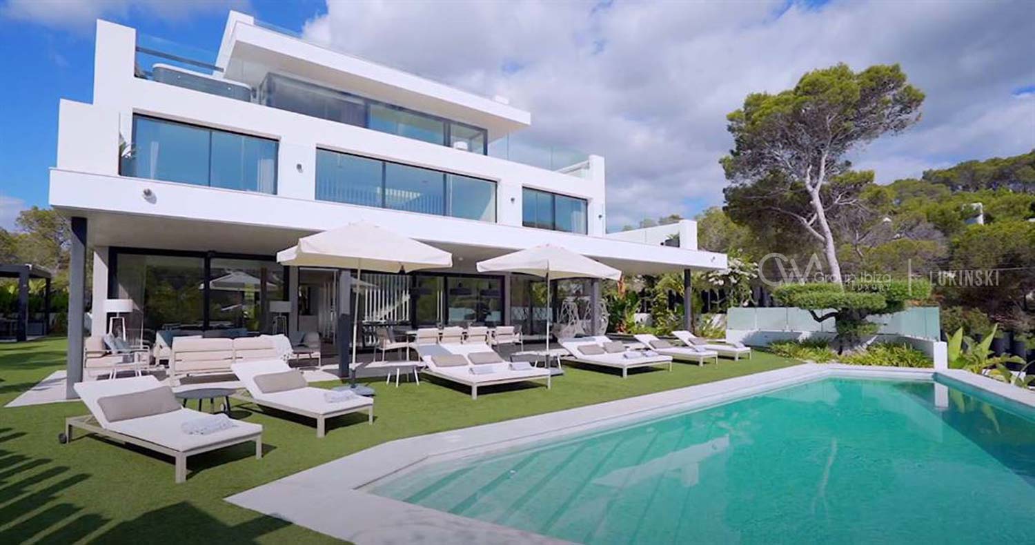 Ibiza, Spain – Modern, attractive luxury villa in Cala Moli