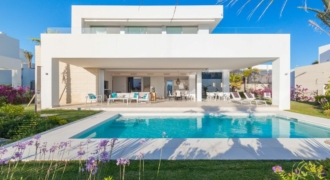 Marbella, Spain – Beautiful villa with sea view in Rio Real- € 1.690.000