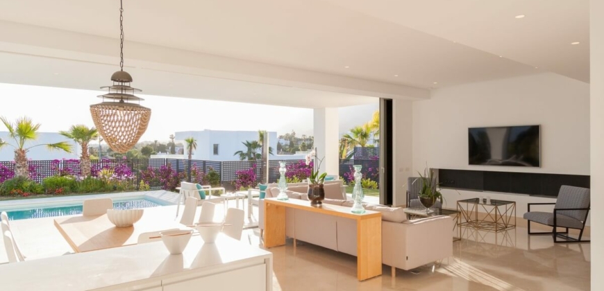Marbella, Spain – Beautiful villa with sea view in Rio Real- € 1.690.000