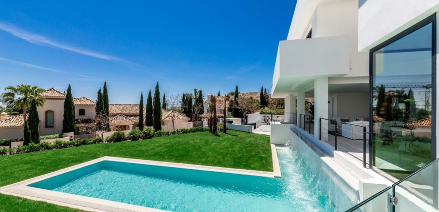 Marbella, Spain – Extravagant villa with waterfall – € 2.950.000