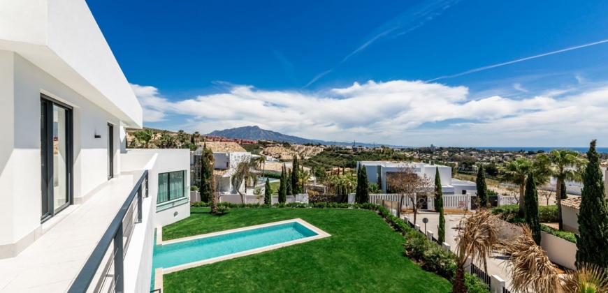 Marbella, Spain – Extravagant villa with waterfall – € 2.950.000