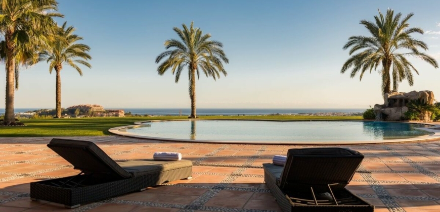 Marbella, Spanien – Property with Tenniscourt, King Size Swimming Pool & Co. – $ 14,010,000