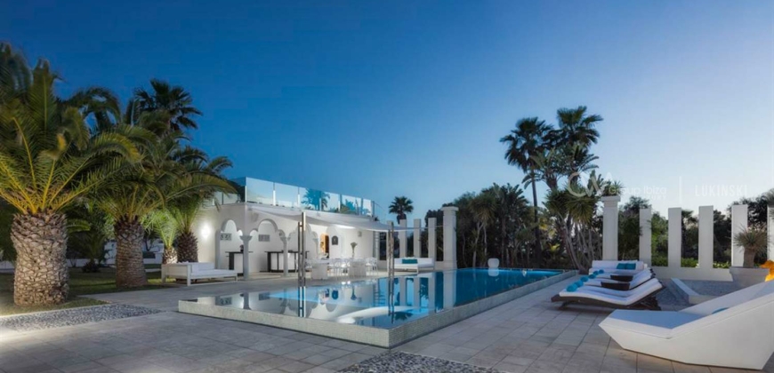 Ibiza, Spain – Luxury villa with private tennis court in Cala Jondal – € 7.200.000