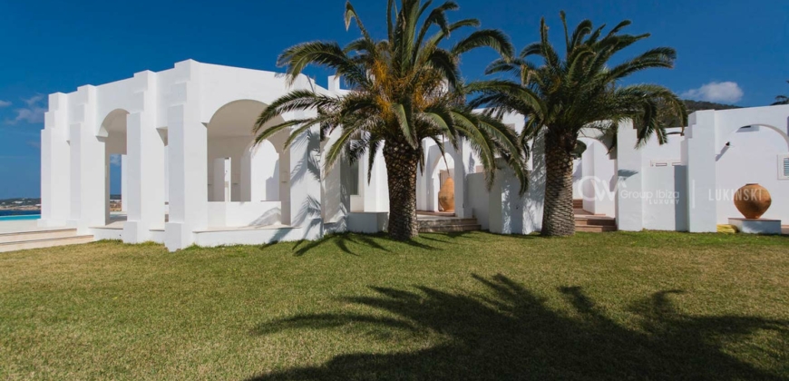 Ibiza, Spain – Villa with direct access to the sea in Calo d en real – € 9.600.000