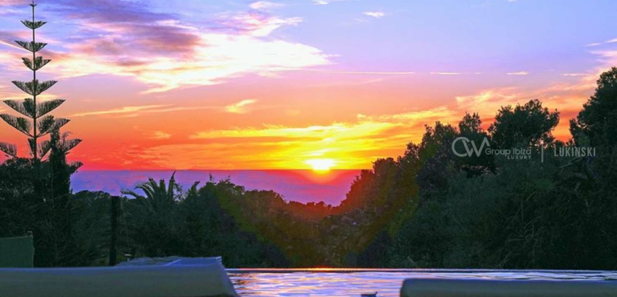 Ibiza, Spain – Luxury villa with direct sea view in Cala Salada – $ 3.870.764