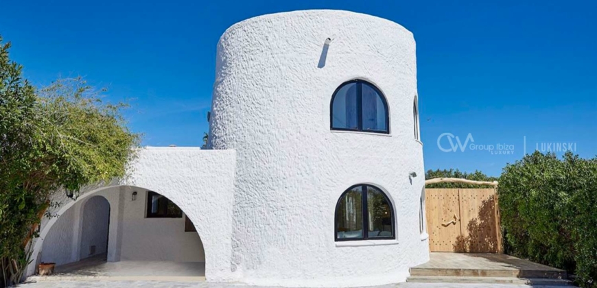 Ibiza, Spain – Spacious villa very close to the city in Sa Carroca – € 2.680.000