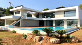 Ibiza, Spain – Gigantic property in the most sought after area of Ibiza – € 6.000.000,00