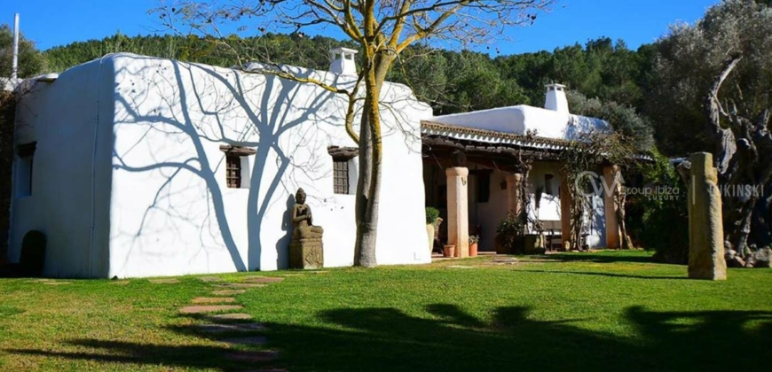 Ibiza, Spain – Authentic villa in the heart of the island in Santa Gertrudis – $ 3.930.000