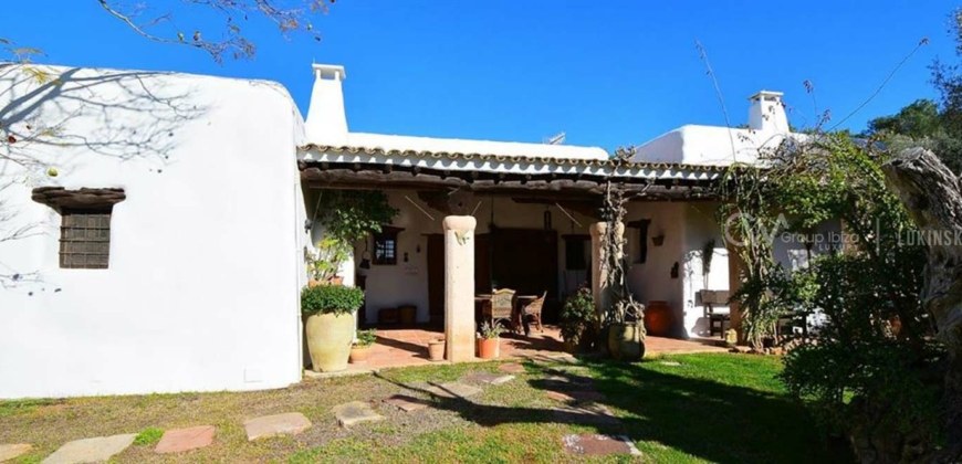 Ibiza, Spain – Authentic villa in the heart of the island in Santa Gertrudis – $ 3.930.000