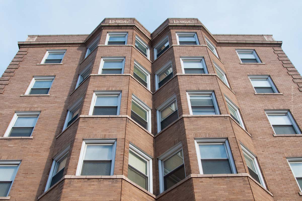 Immobilie verkaufen hamburg rissen haus mehrfamilienhaus wohnung grundstueck ablauf steuern kaufvertrag fenster himmel fassad