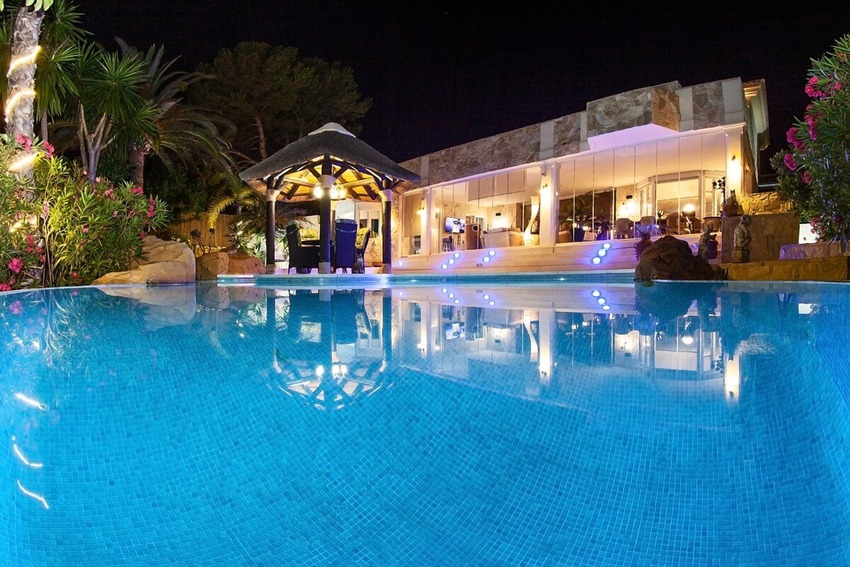 Marbella, Spain – Beautiful spanish style villa in Elviria